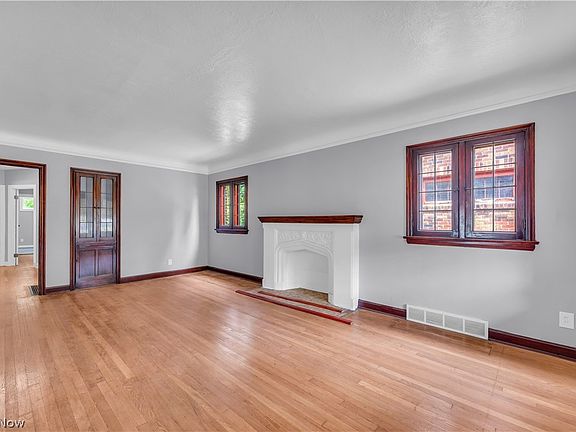 4th image of 3852 E 140th St
