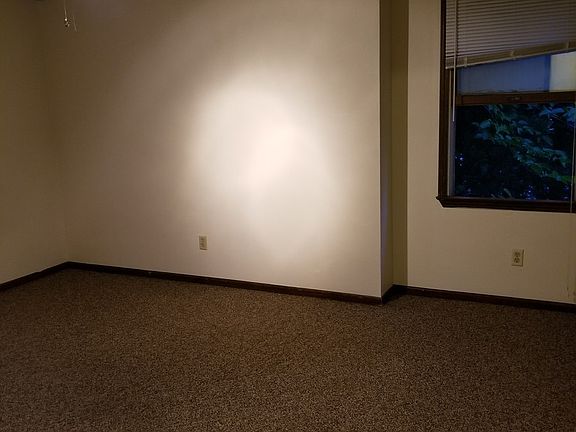 5th image of 424 Hutton Ln #B