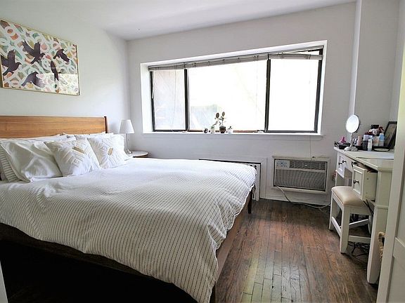 4th image of 319 E 53rd St APT 3B