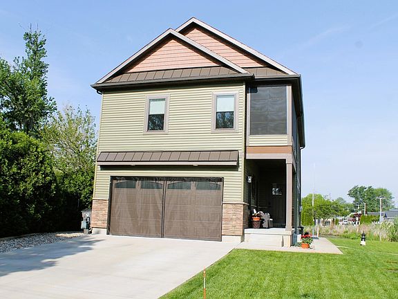 2nd image of 10387 N Leeland Ln