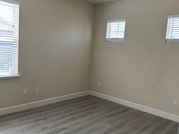 5th image of 725 N Santa Inez Dr