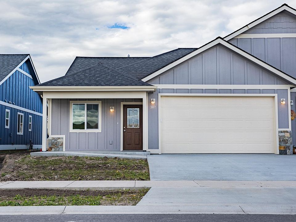 Bloomstone Townhome Elm Plan - Similar Home Exterior Colors Will Vary