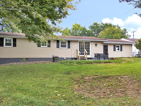 2nd image of 1067 Oakdale Dr