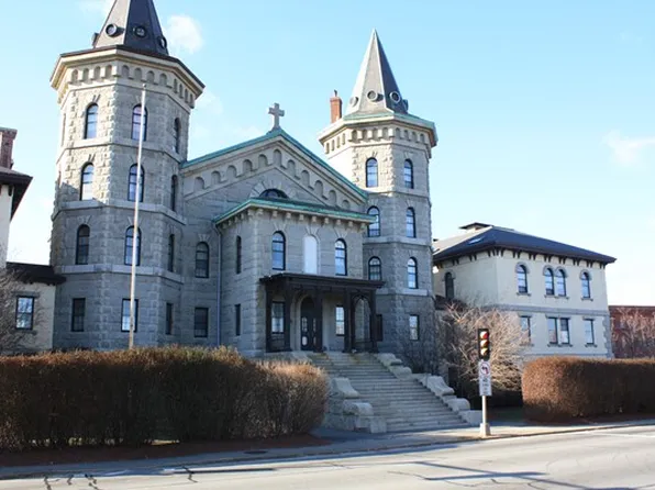 201 Thorndike St Unit 2-27, Lowell, MA 01852