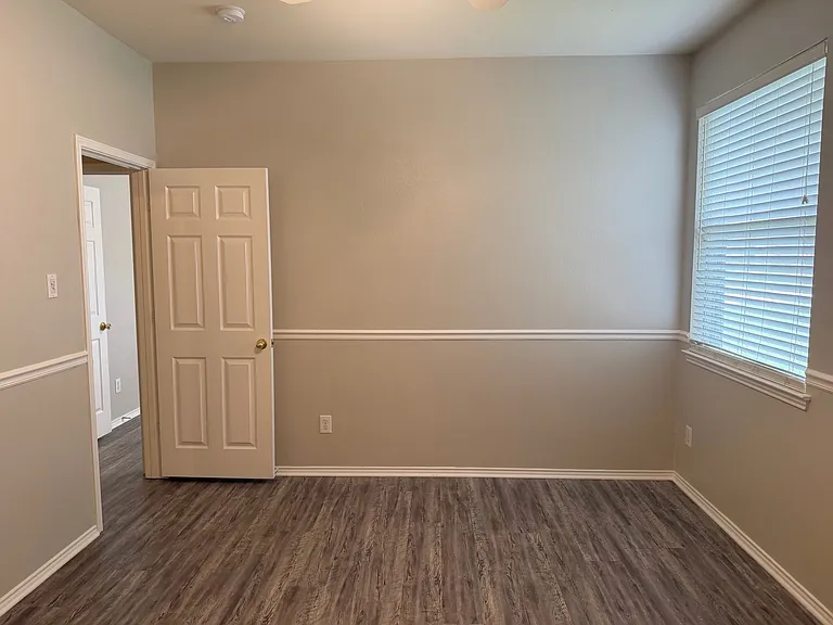 7905 Seven Oaks Ln — Photo 20