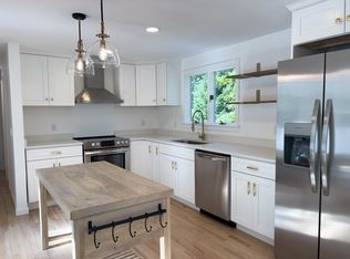 35 Pinecrest Ave, Mashpee, MA 02649