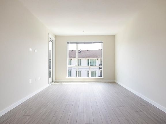 4th image of 9233 Odlin Rd #418