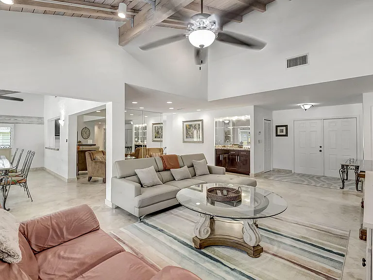 804 Foxpointe Cir — Photo 10