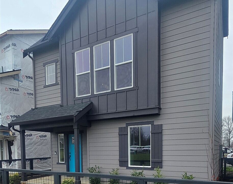 2nd image of 2417 160th Street NE