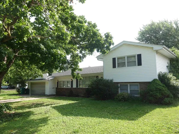 895 Pine St, Galesburg, IL 61401