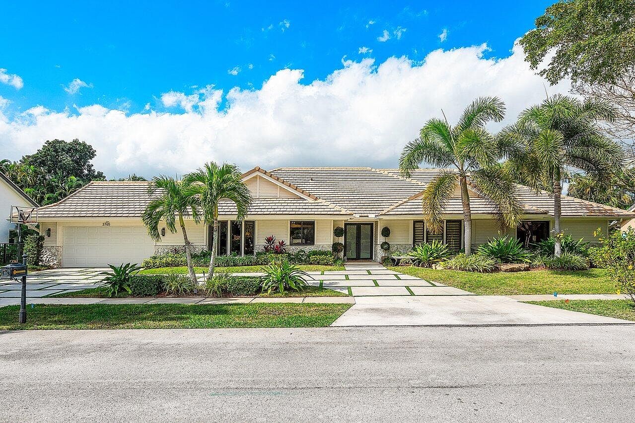 3765 Kings Way