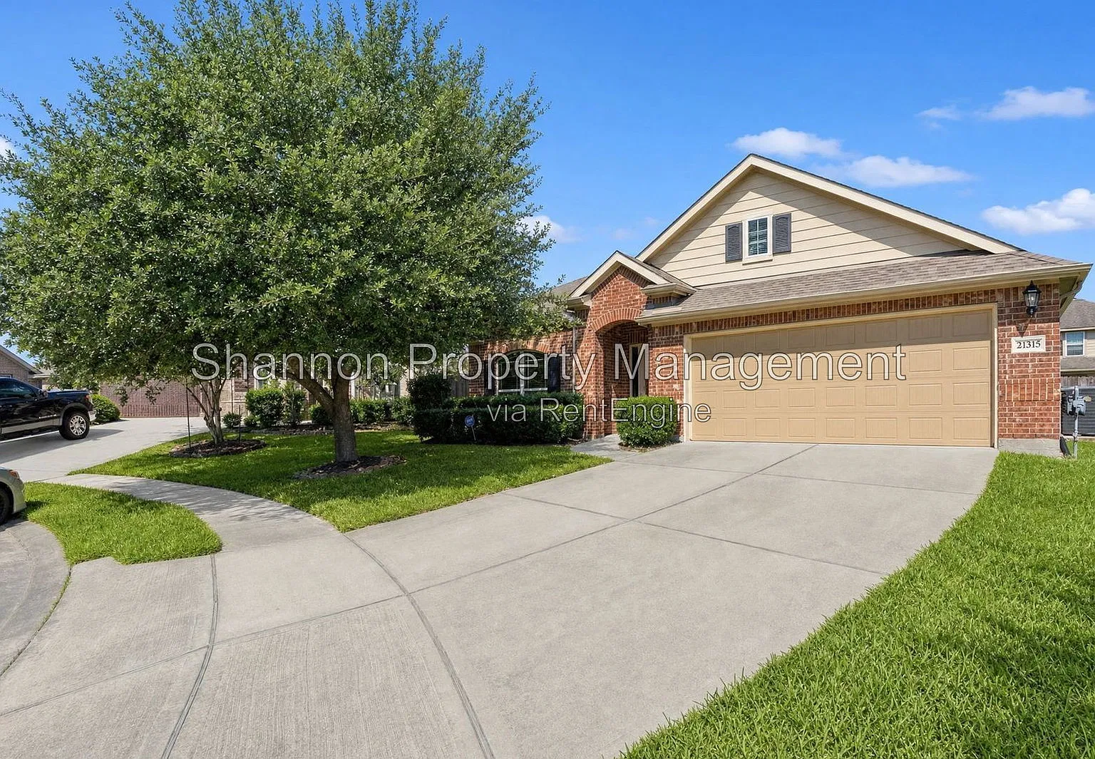 3 bed, 2.0 bath, 1724 sqft, $2,200 — Photo 2