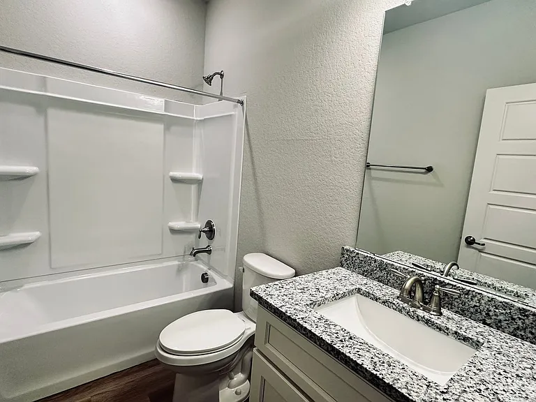 7157 Magnolia Vlg #101 — Photo 6