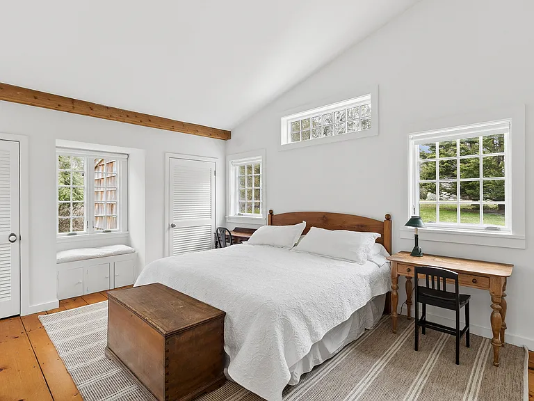 130 Montauk Hwy — Photo 8