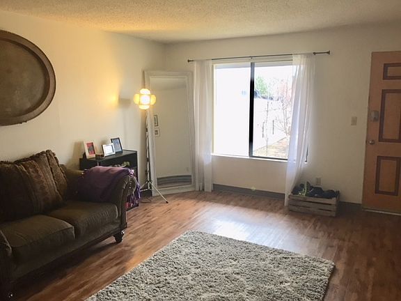3rd image of 614 S Blaine St APT 5
