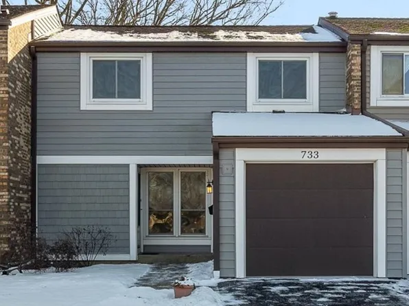 733 Lakeside Circle Dr, Wheeling, IL 60090