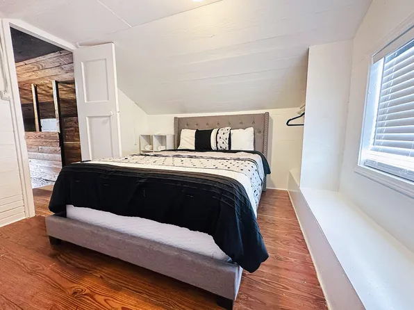 (undisclosed Address), Houston, TX 77009