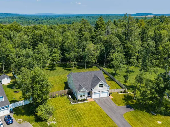 71 Signature Drive, Barrington, NH 03825