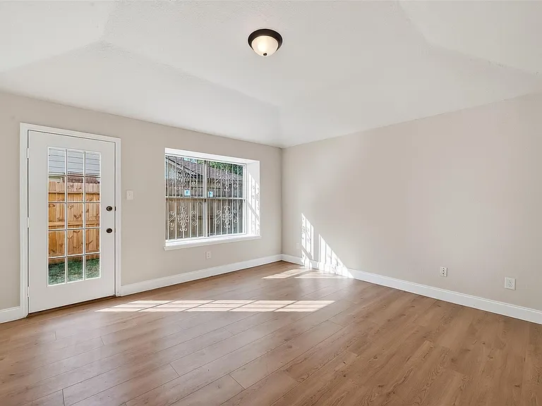 5530 Oak Falls Dr — Photo 28