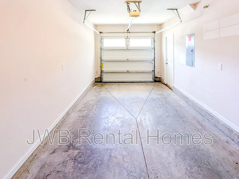 8511 McGirts Village Ln — Photo 12