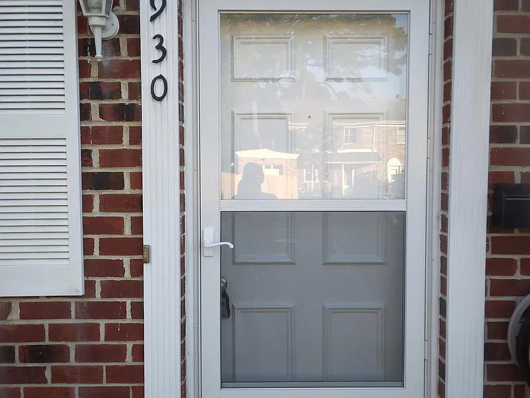 930 Maryland Ave — Photo 3