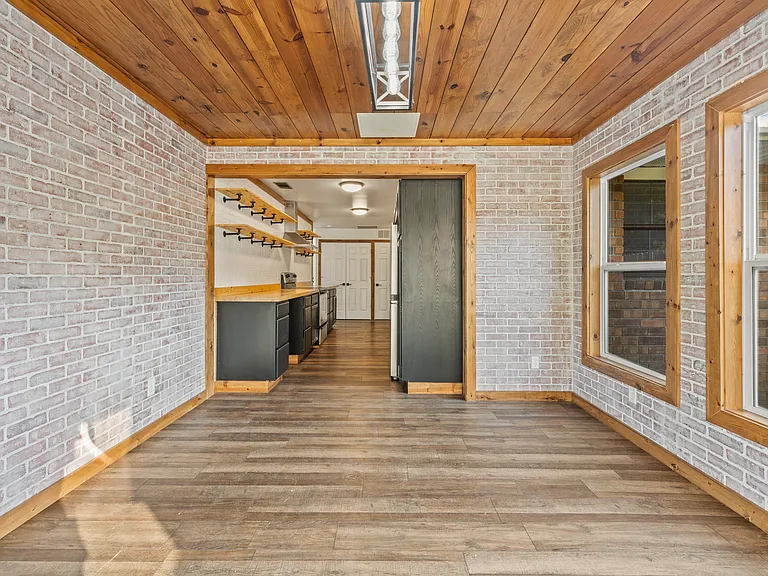 506 Greenbay Ave — Photo 14