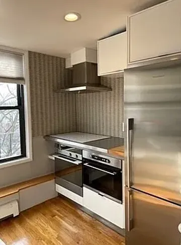 2 bed, 750 sqft, $3,900 — Photo 3