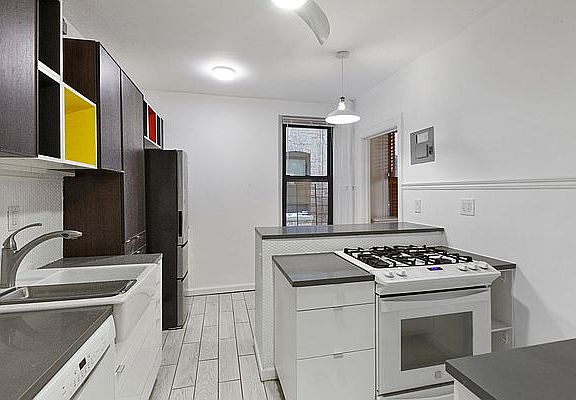 5th image of 270 Seaman Ave APT C4
