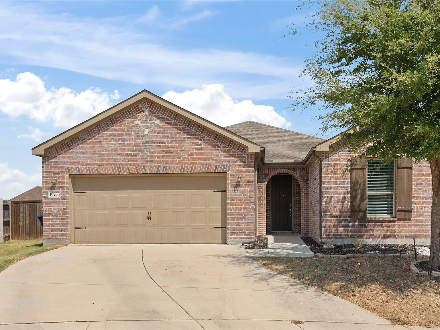 4 bed, 1813 sqft, $2,400 — Photo 1