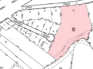 26 Little Falls Rd, Fairfield, NJ 07004