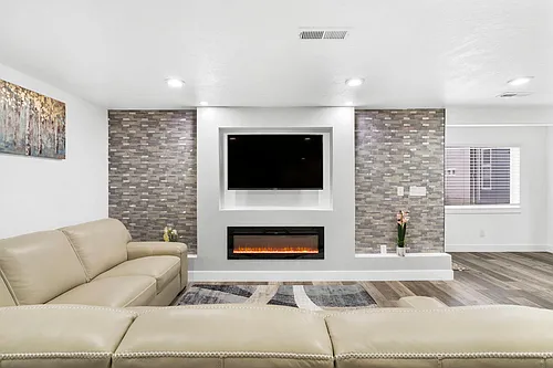 1622 N 3950 W Photo 1