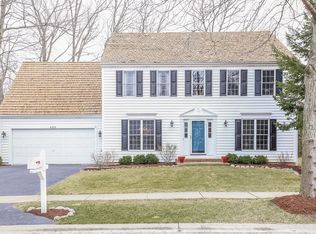 469 Long Hill Rd, Gurnee, IL 60031