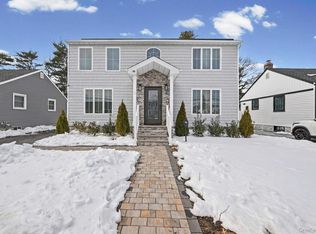 99 Kuhl Avenue, Hicksville, NY