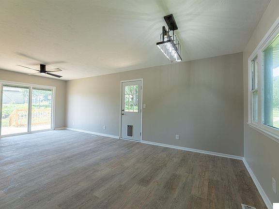 4th image of 141 N Park Ln