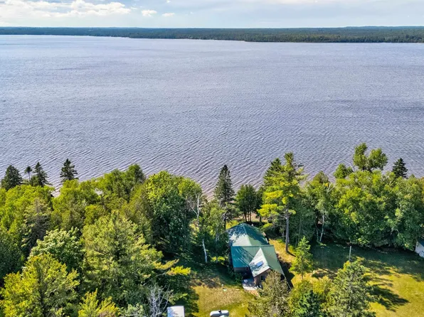 703 N Corbridge Rd, Gulliver, MI 49840