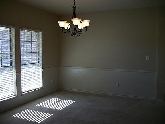 3rd image of 8140 Quail Hollow Dr