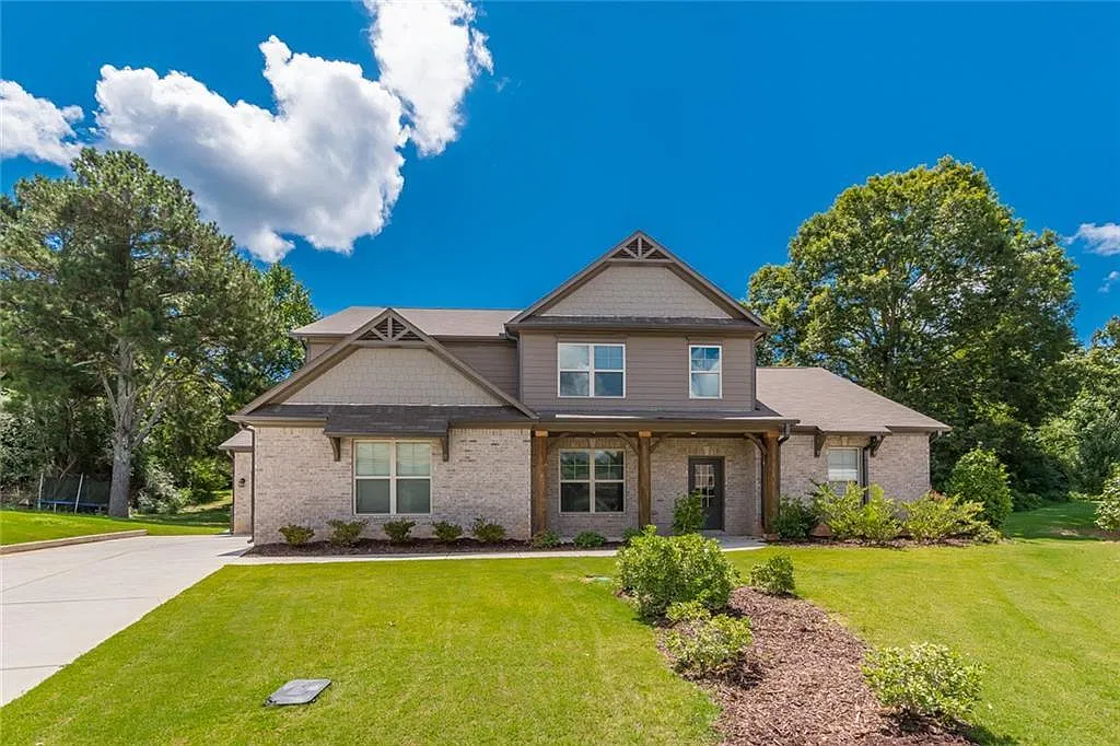 5 bed, 3331 sqft, $3,100 — Photo 2
