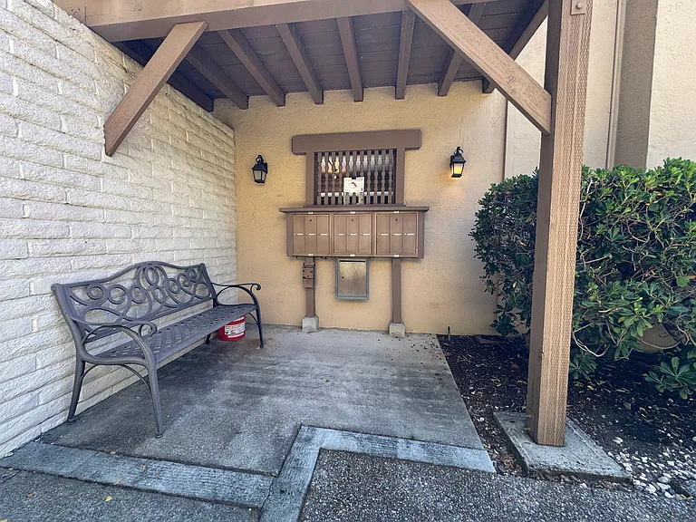 1323 Hoover St — Photo 15