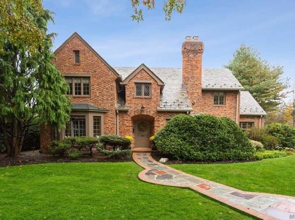 Garden City NY Single Family Homes For Sale - 97 Homes | Zillow