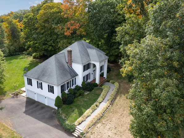 14 Lantern Hill Lane, Guilford, CT 06437