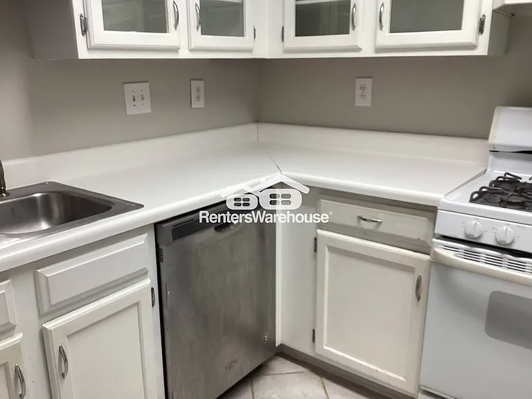 7908 Briar Villa Pl — Photo 12