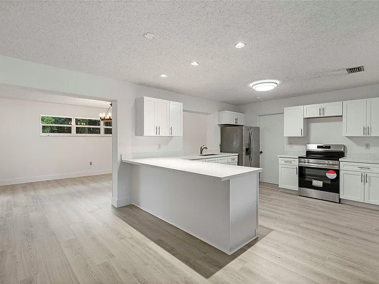 16900 SW 62nd St — Photo 16