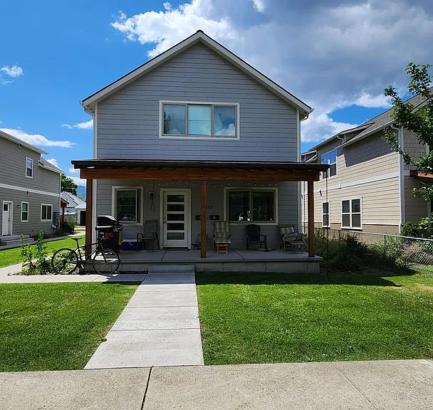 1413 Defoe St — Photo 1
