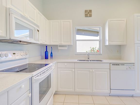 4th image of 1006 Jardin Dr