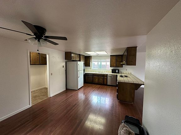 5th image of 2593 Royal Park Dr