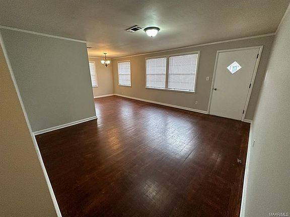 2nd image of 110 Yaupon Dr