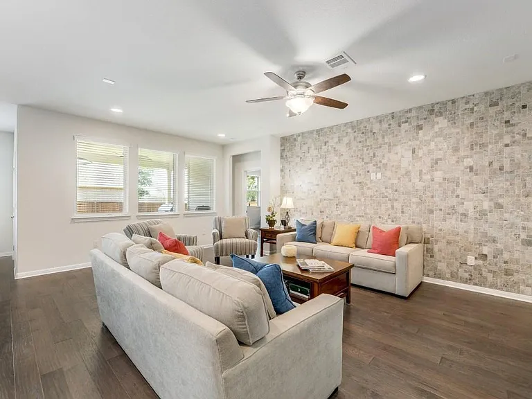 4505 Arques Ave — Photo 2