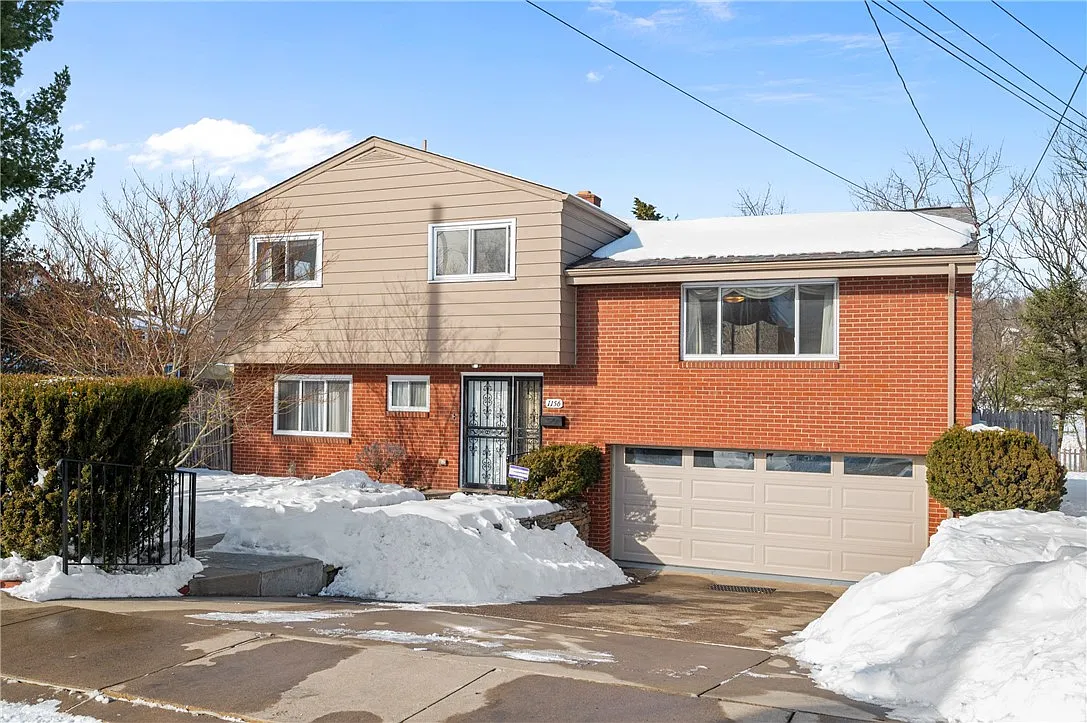 1156 W Point Ave photo 1