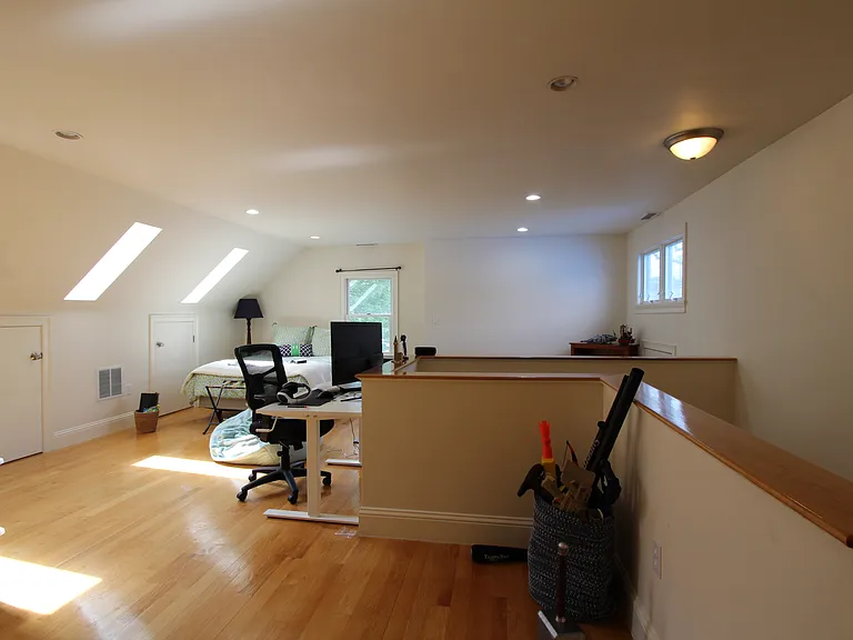 31 Florence St #31 — Photo 38