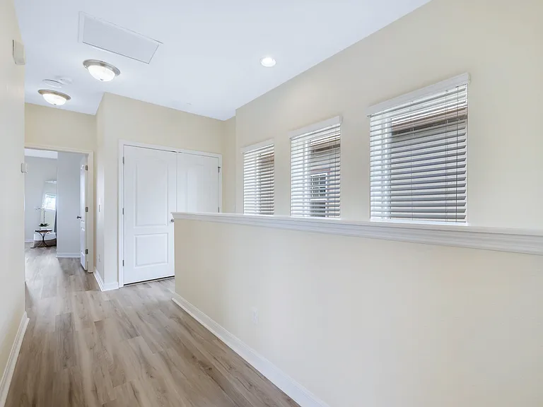 8161 Laureate Blvd — Photo 11